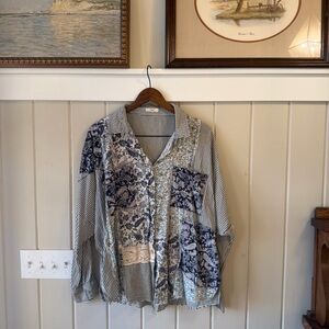 Women’s Easel Striped Black and White Shirt, Patterned Sleeves, Size Large